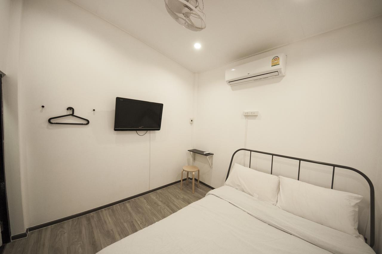 The Hidden House Hostel Банкок Екстериор снимка