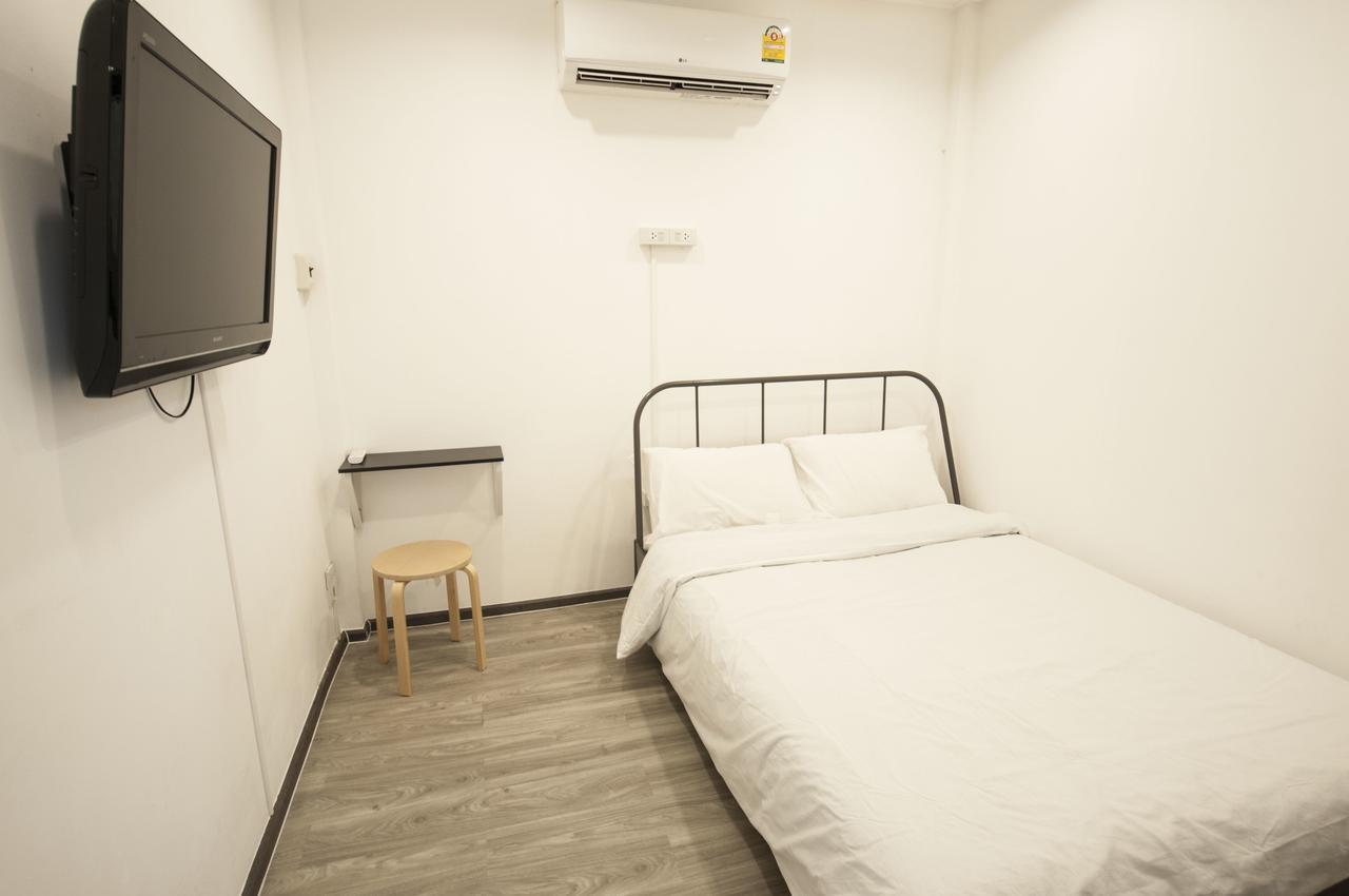 The Hidden House Hostel Банкок Екстериор снимка