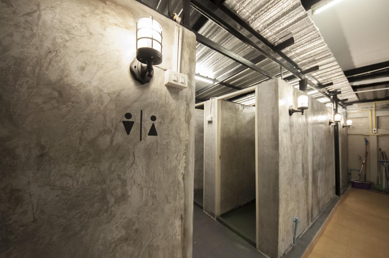 The Hidden House Hostel Банкок Екстериор снимка