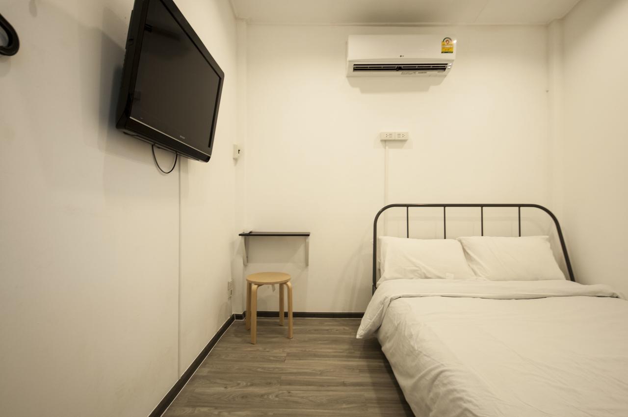 The Hidden House Hostel Банкок Екстериор снимка