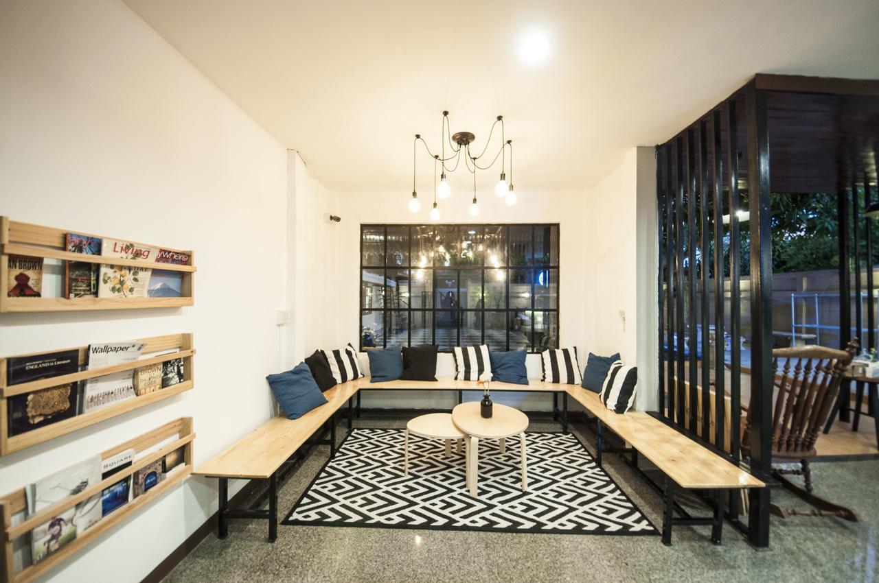 The Hidden House Hostel Банкок Екстериор снимка