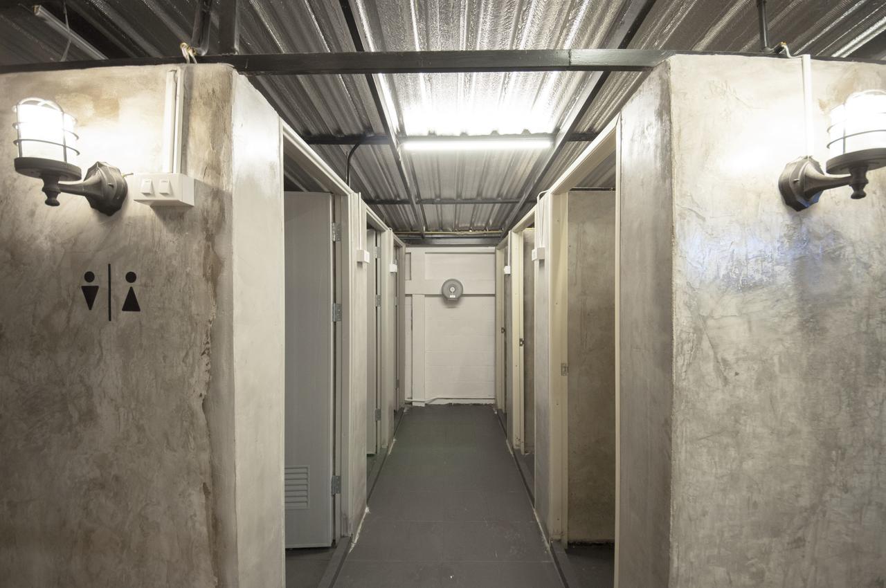 The Hidden House Hostel Банкок Екстериор снимка