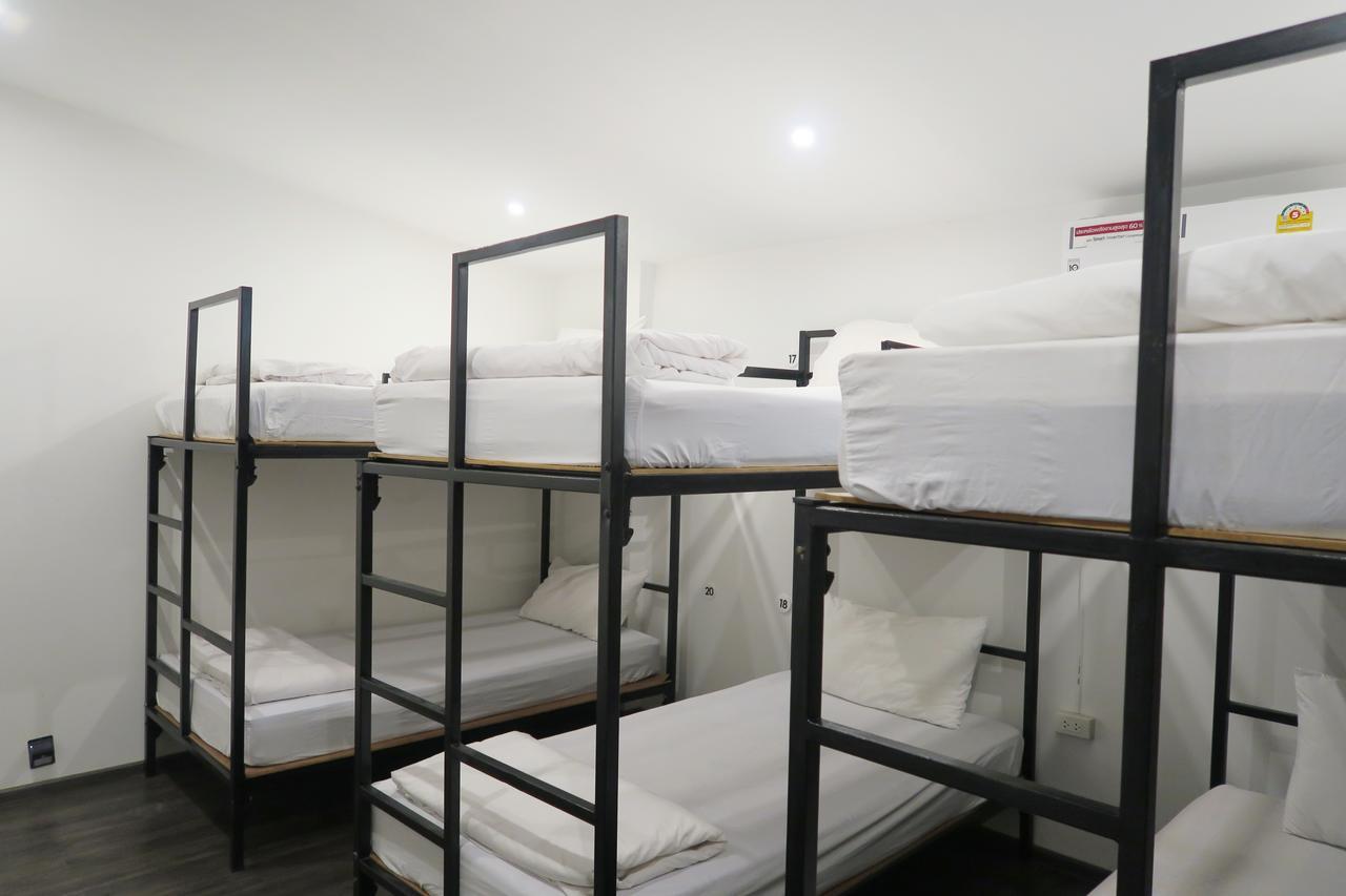 The Hidden House Hostel Банкок Екстериор снимка