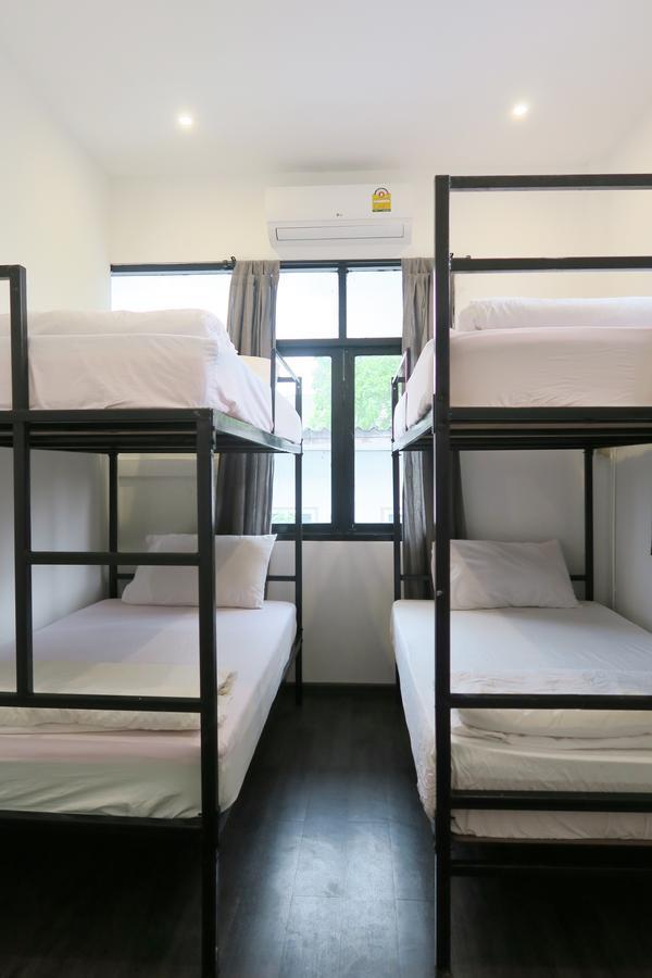 The Hidden House Hostel Банкок Екстериор снимка
