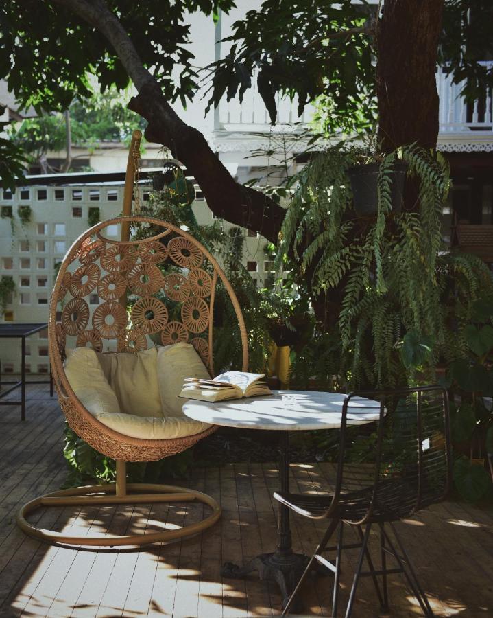The Hidden House Hostel Банкок Екстериор снимка